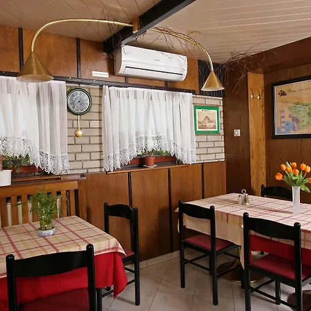 Pri Ancki Ljubljana Suburbs Bed & Breakfast Medvode