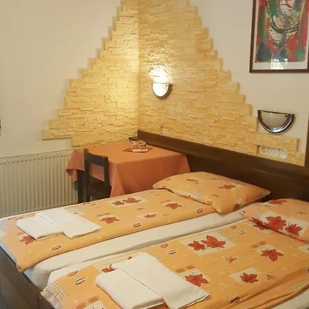 Pri Ancki Sobe Ljubljana Suburbs Bed & Breakfast 3*