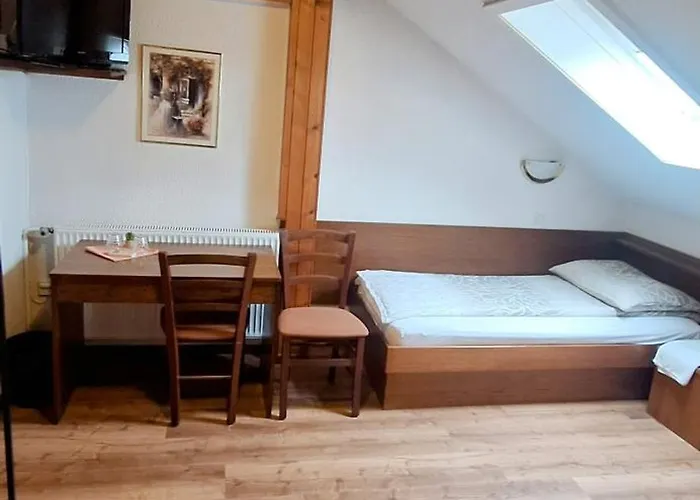 Pri Ancki Sobe Ljubljana Suburbs Bed & Breakfast 3*
